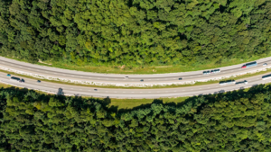 Greening the I-95 Corridor: Sustainable Dry Van Shipping to Protect New England Coasts